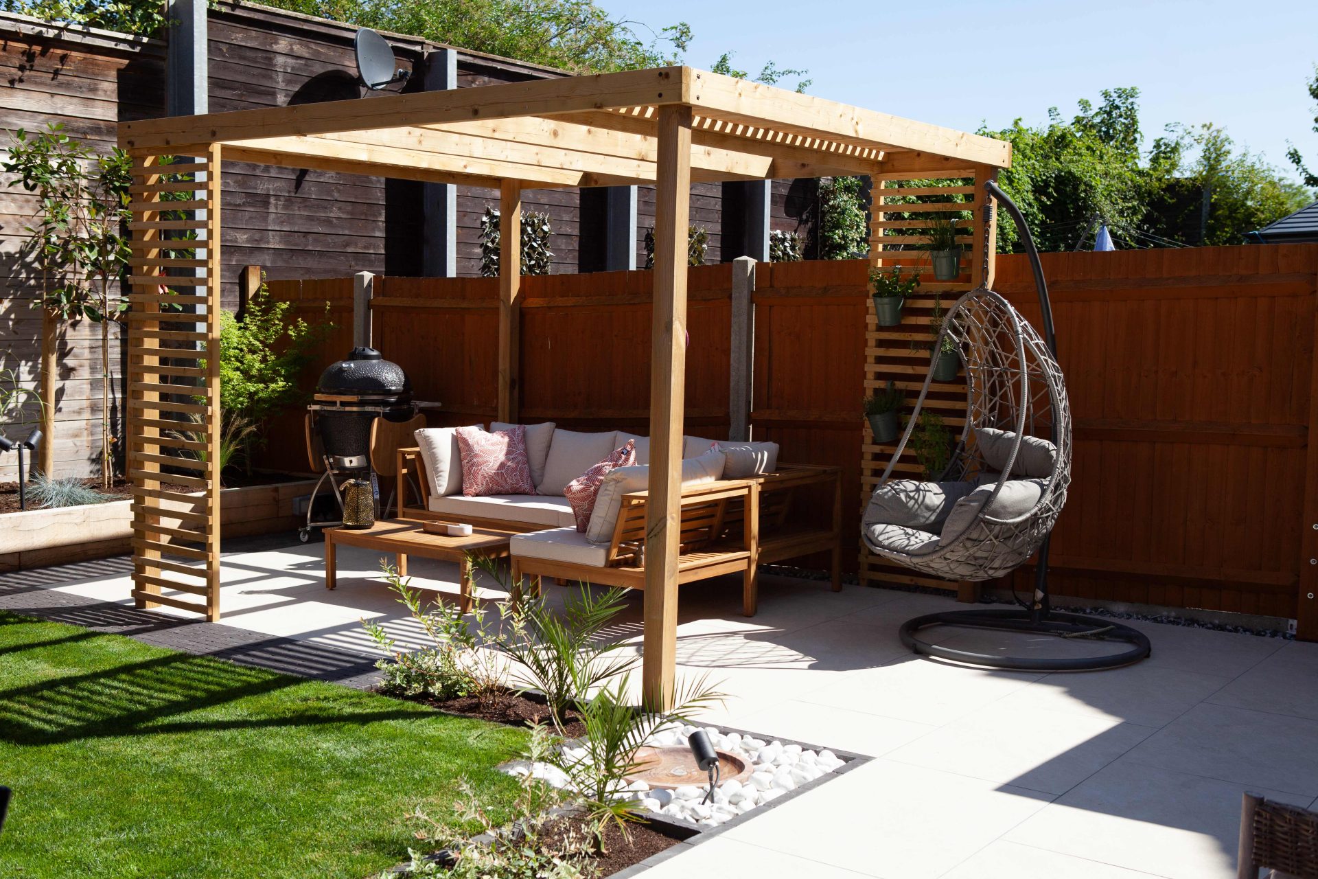 Hertfordshire Drives And Landscapes Hitchin in the finished From Deck to Structured Garden garden in Letchworth Garden City.