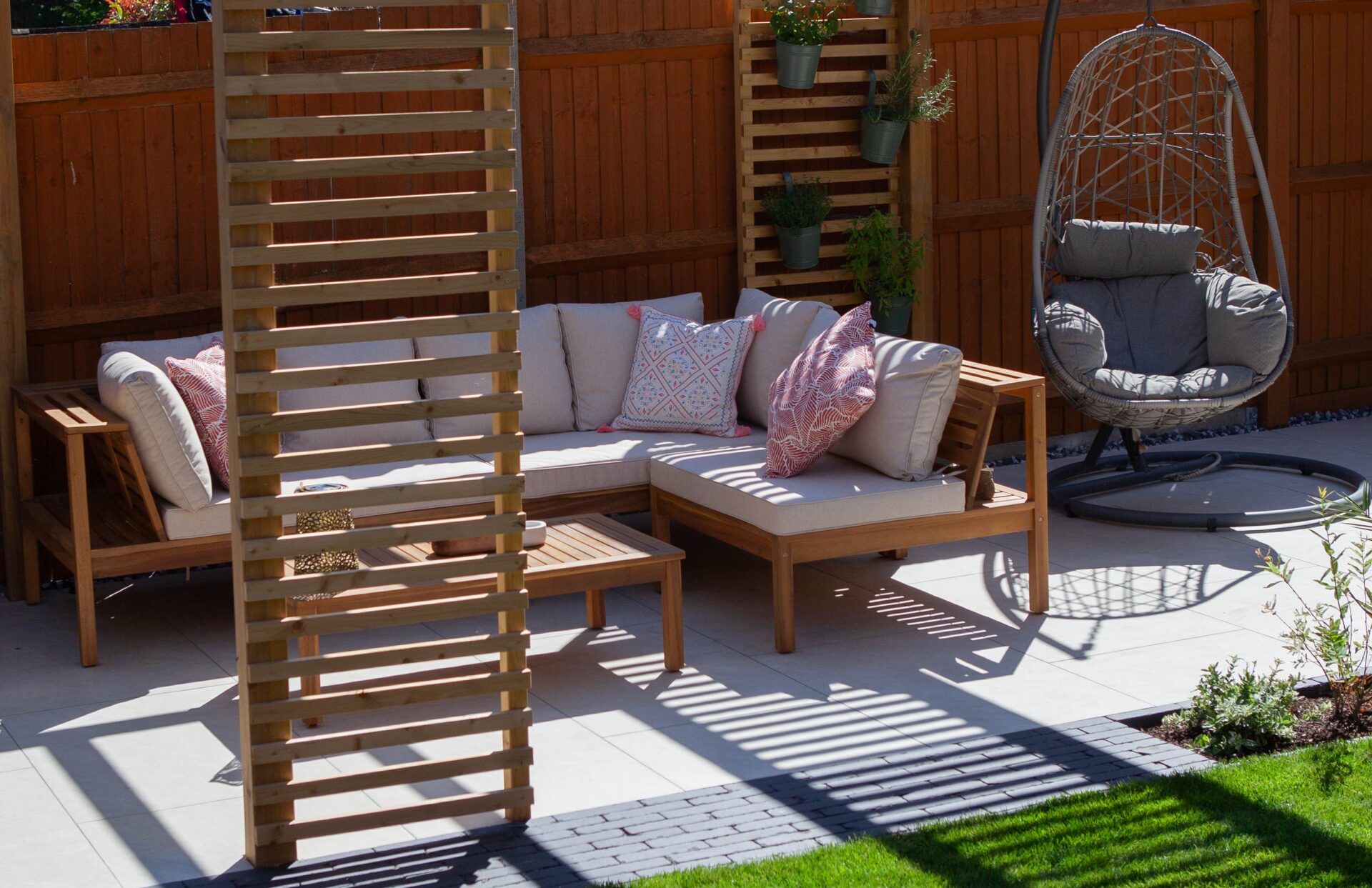 Hertfordshire Drives And Landscapes Hitchin in the finished From Deck to Structured Garden garden in Letchworth Garden City.