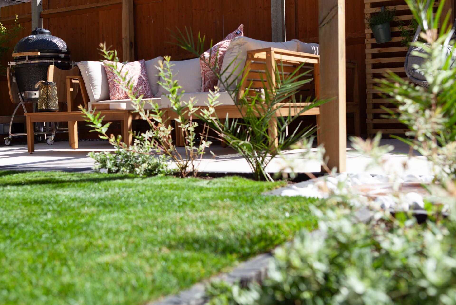 Hertfordshire Drives And Landscapes Hitchin in the finished From Deck to Structured Garden garden in Letchworth Garden City.