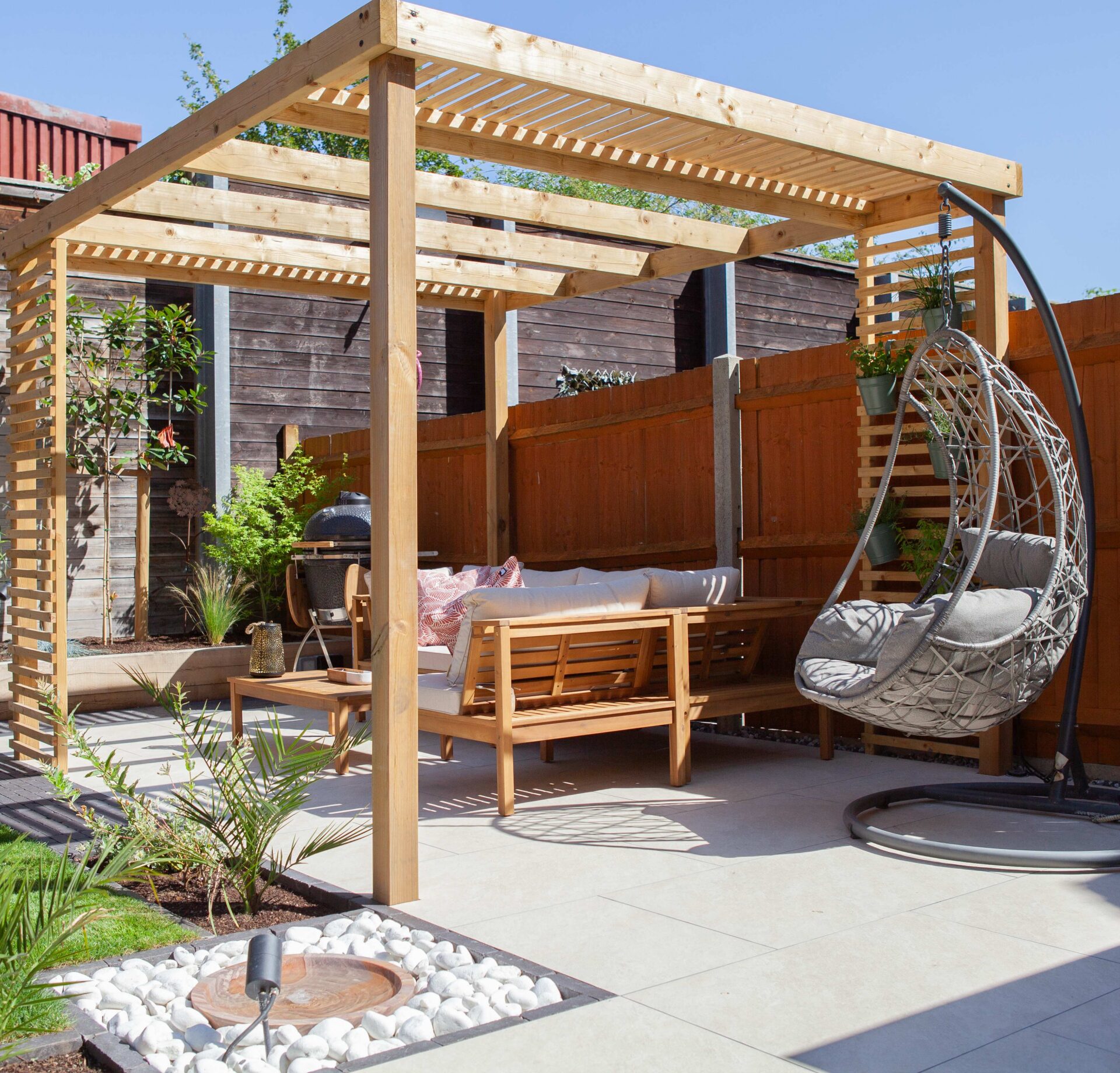 Hertfordshire Drives And Landscapes Hitchin in the finished From Deck to Structured Garden garden in Letchworth Garden City.