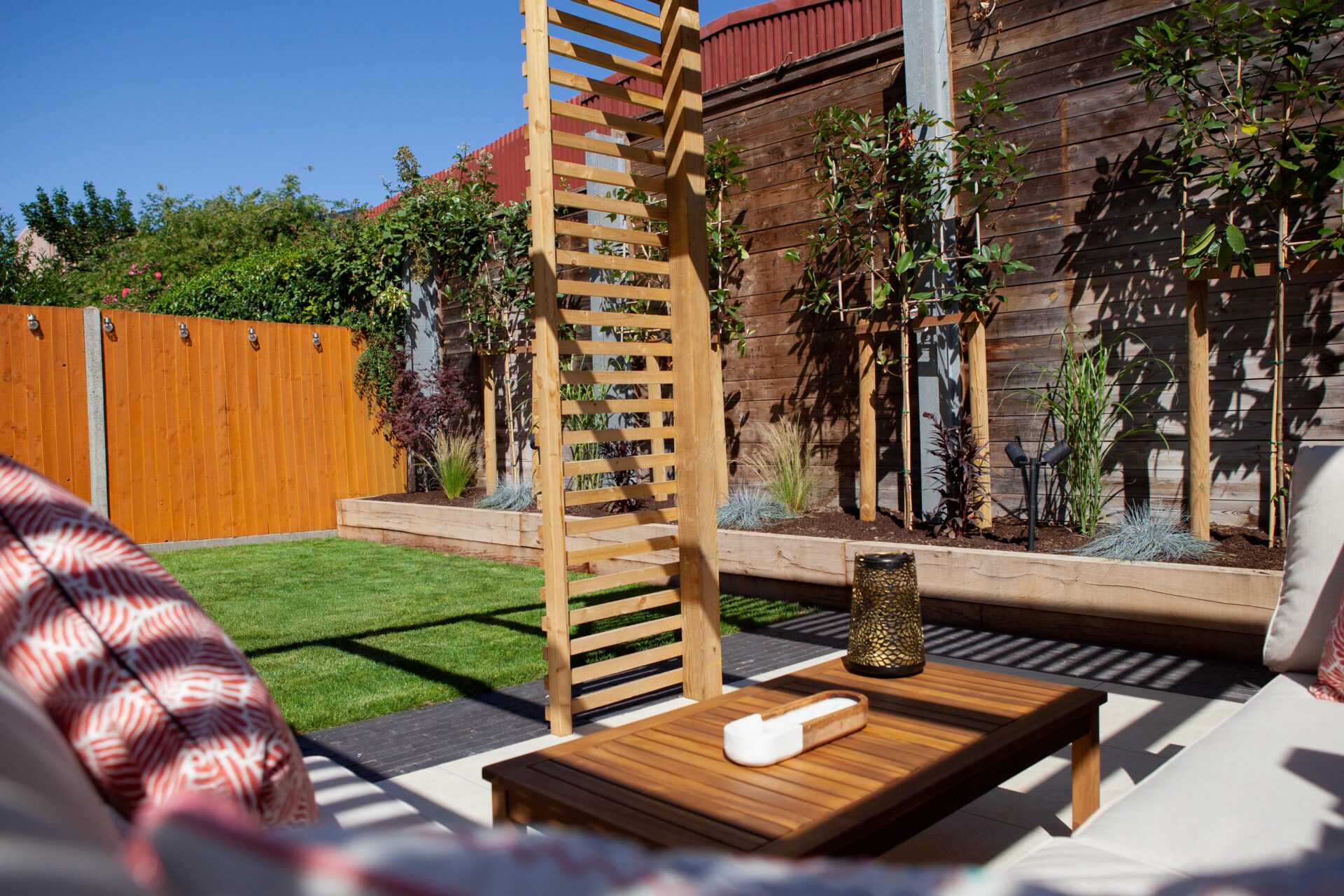 Hertfordshire Drives And Landscapes Hitchin in the finished From Deck to Structured Garden garden in Letchworth Garden City.