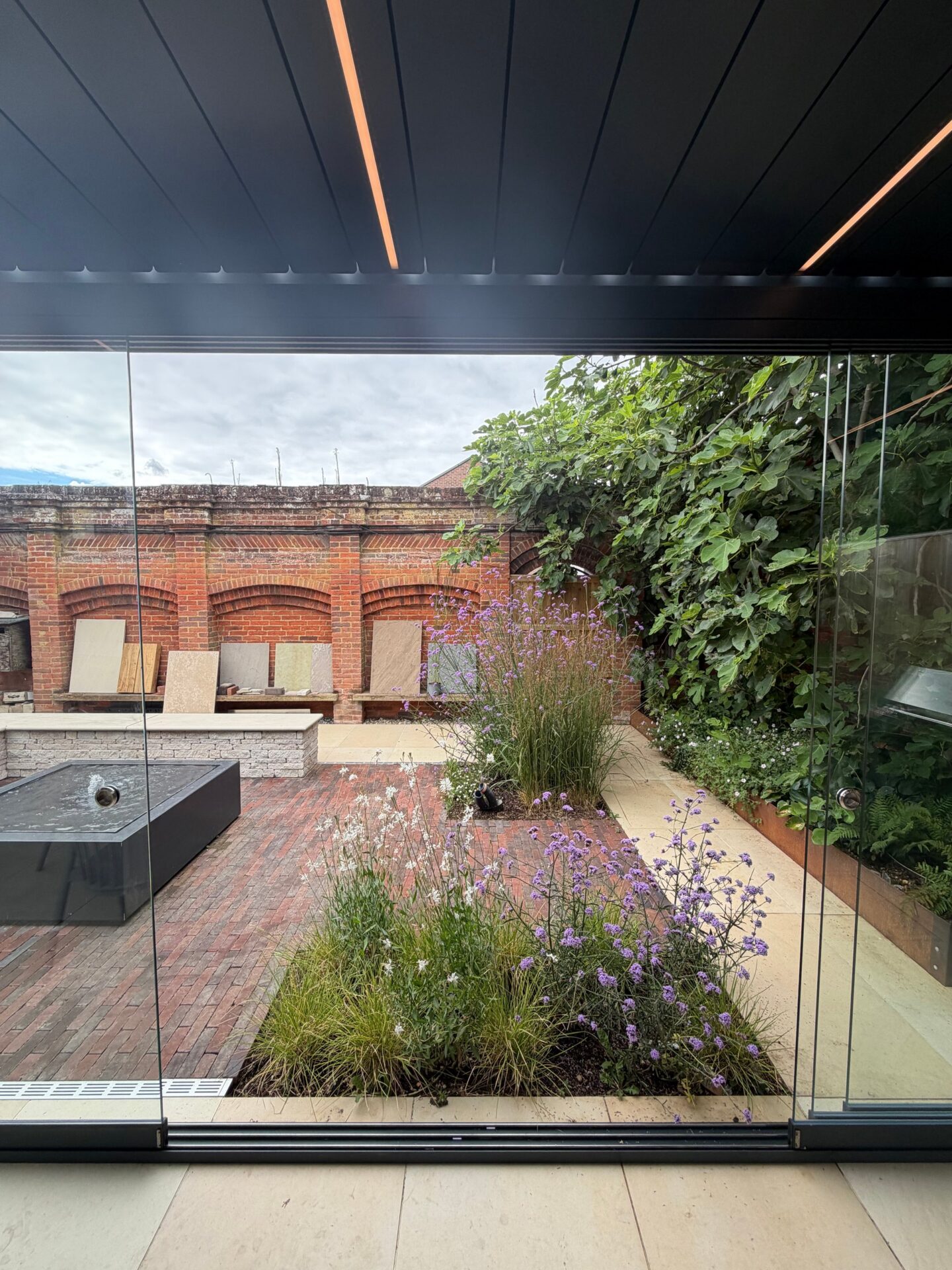 HDL Showroom – Courtyard Materials Display