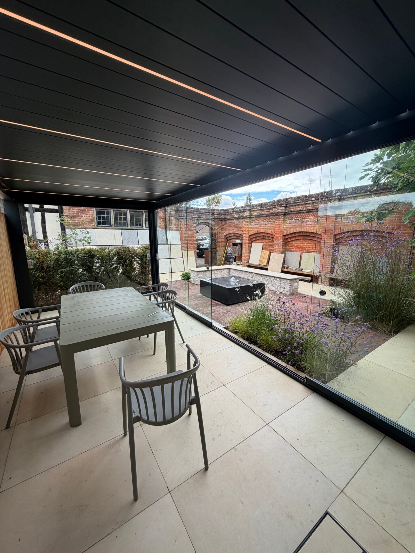 HDL Showroom – Seating Area and Courtyard
