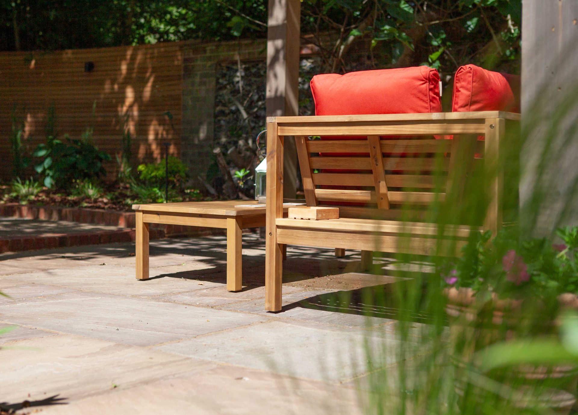Wide view of the finished Ardley garden for the Stone Terrace & Brick Detail project.