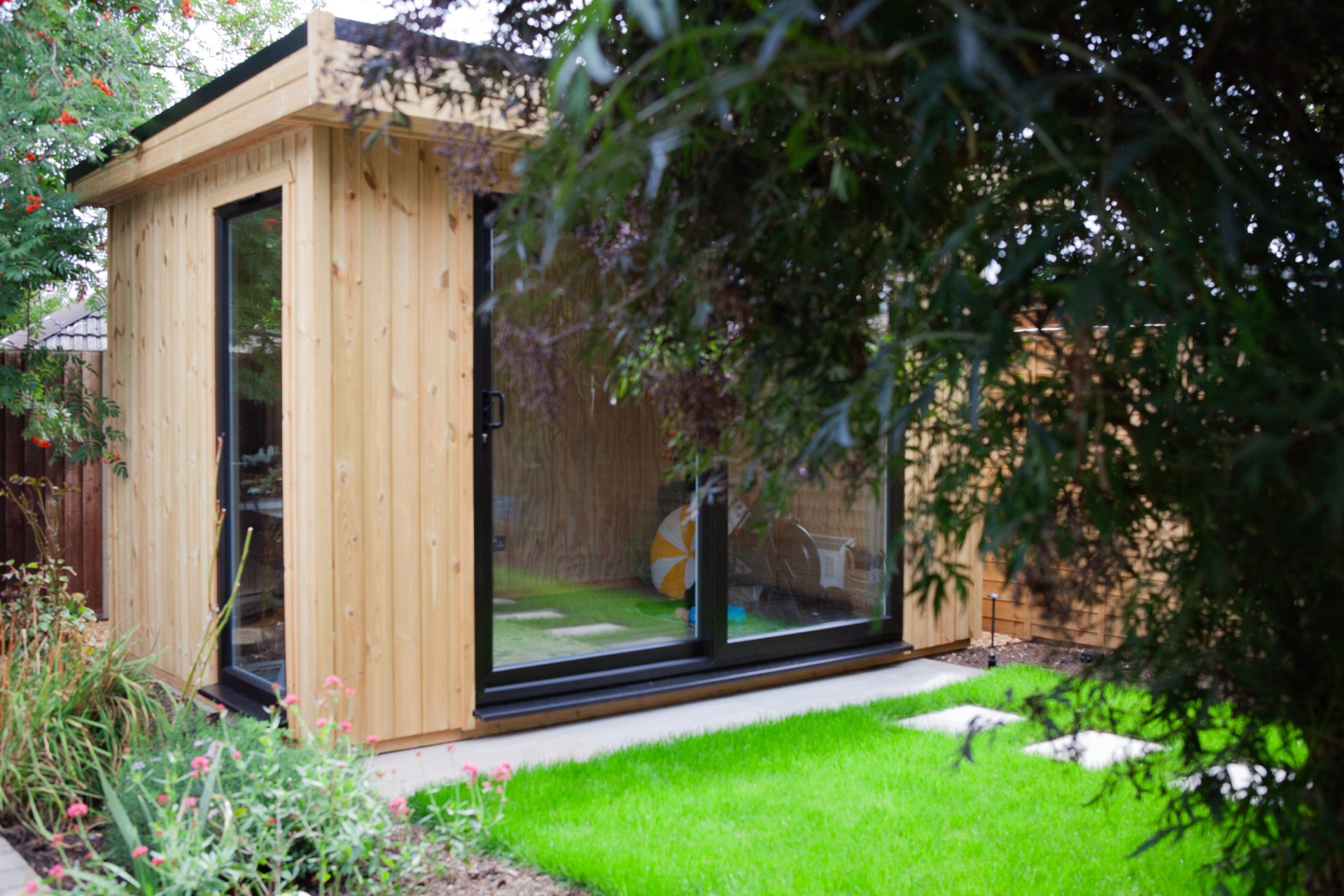 Herts Drives Landscapes Hitchin Hb in the finished Terrace, Lawn & Garden Room garden in Hitchin.