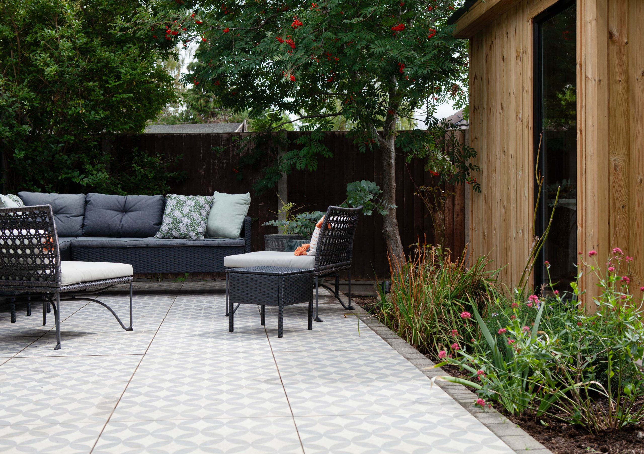 Herts Drives Landscapes Hitchin Hb in the finished Terrace, Lawn & Garden Room garden in Hitchin.