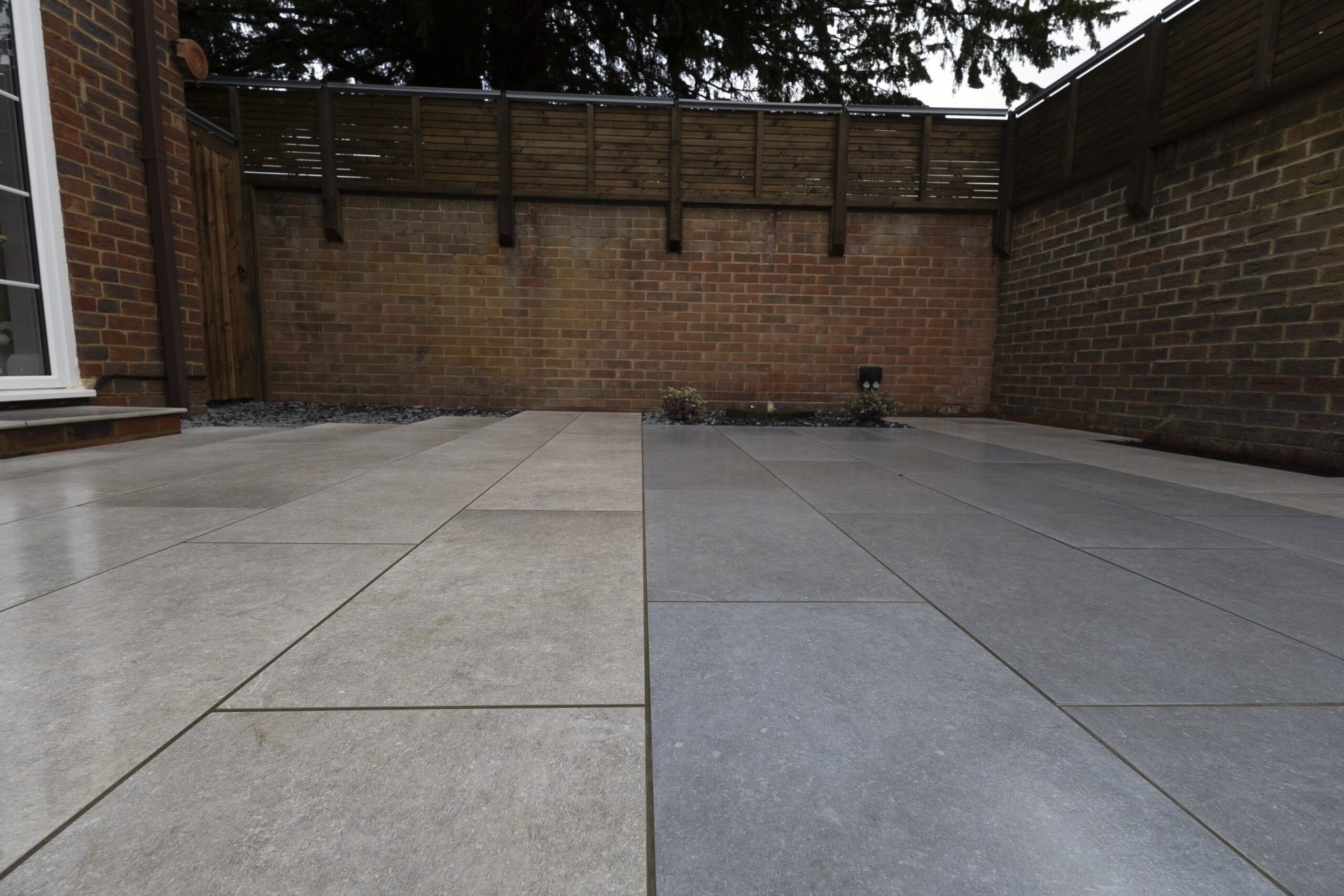Img in the finished Porcelain Courtyard & Planting garden in Baldock.