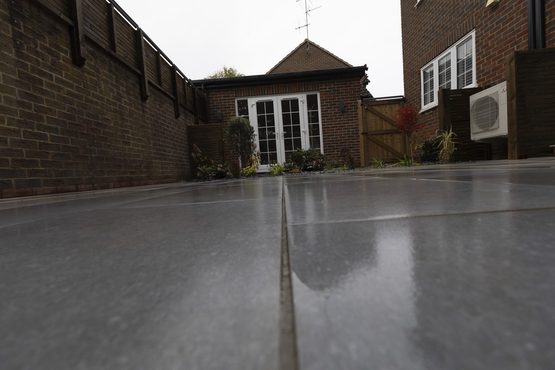 Img in the finished Porcelain Courtyard & Planting garden in Baldock.