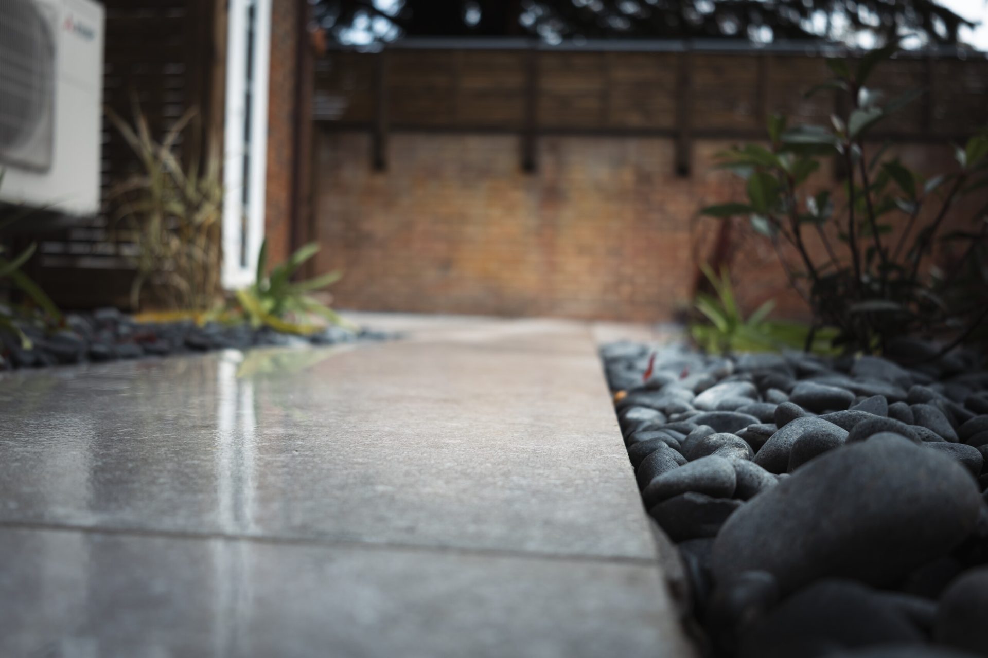 Img in the finished Porcelain Courtyard & Planting garden in Baldock.
