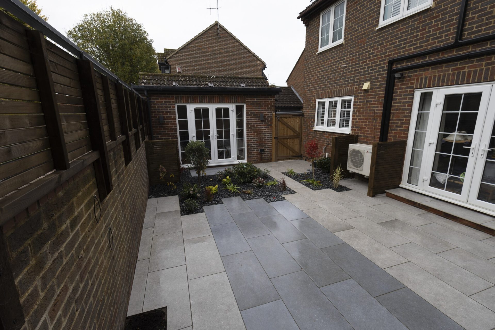 Img in the finished Porcelain Courtyard & Planting garden in Baldock.