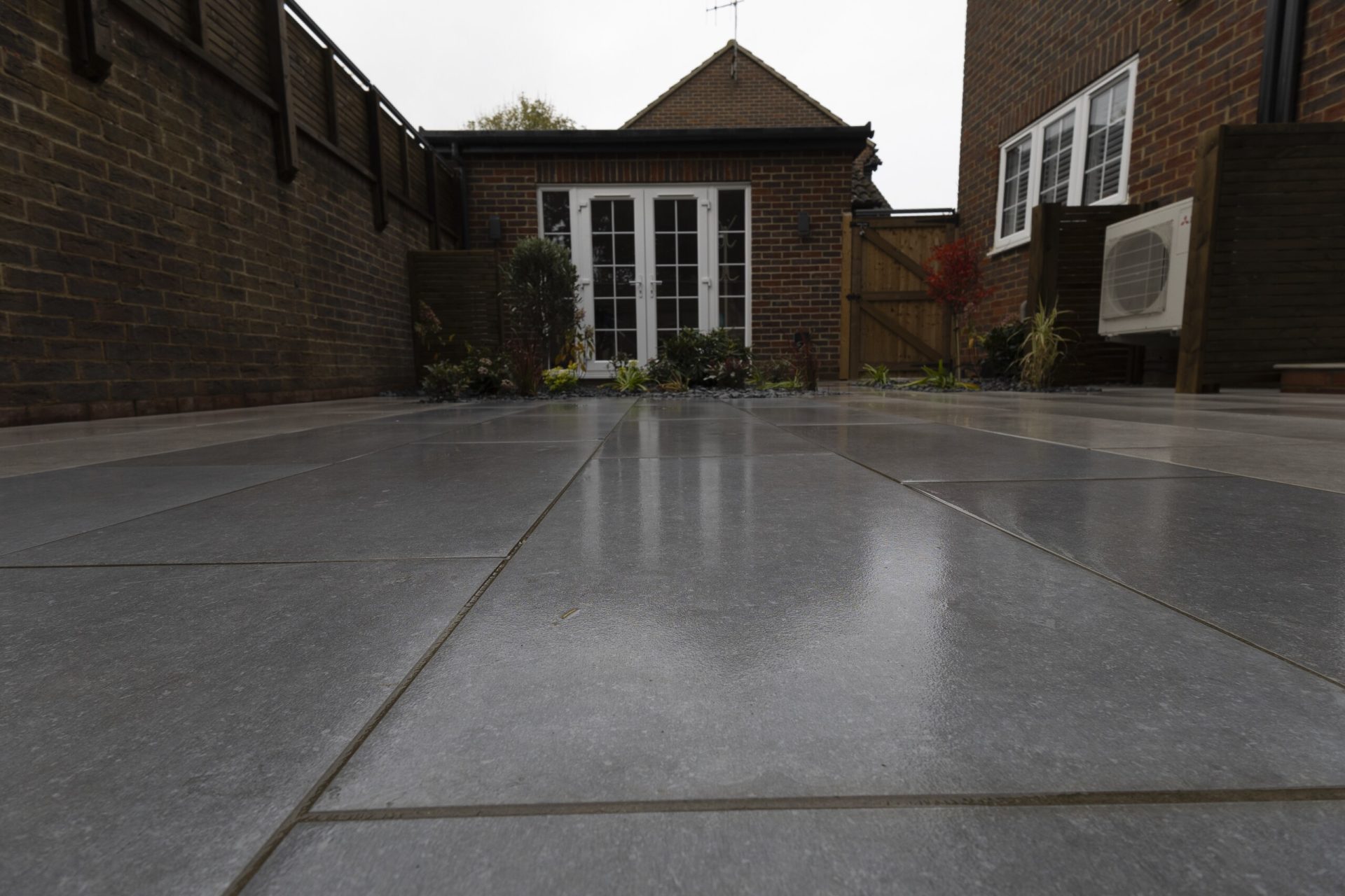 Img in the finished Porcelain Courtyard & Planting garden in Baldock.